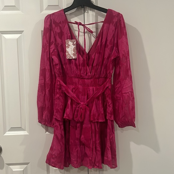 NWT Band Of The Free Dresses Kiss Me Fuchsia Peplum Mini Dress - Picture 6 of 9